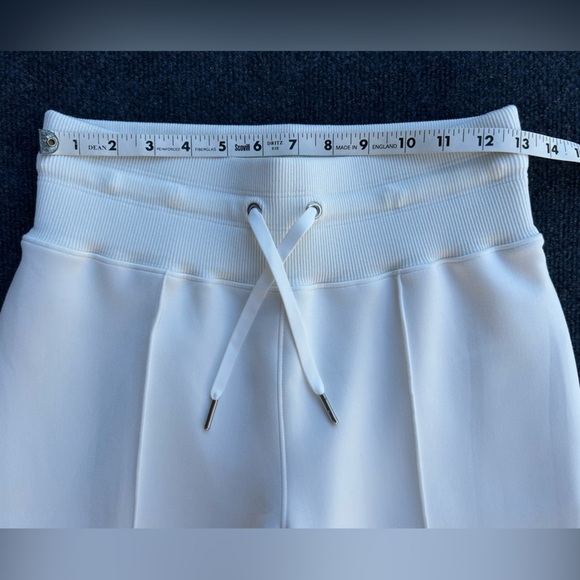 SPANX NWT Heavyair Tapered Pants in Powder Ankle Length Size Small Tall - Picture 6 of 12